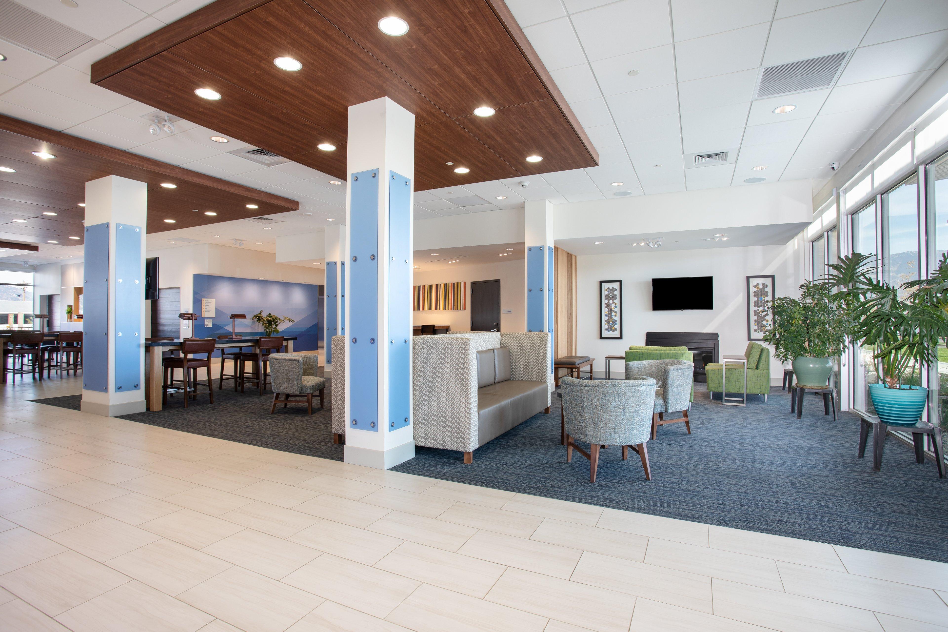 Holiday Inn Express & Suites - Ely By Ihg Exteriör bild